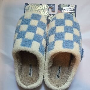 Moon Cake Cozy Blue and Cream Checkered Slippers NWT Size 5/6